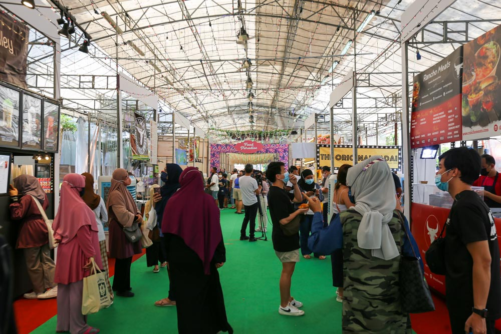 people crowding at bazaar geylang 