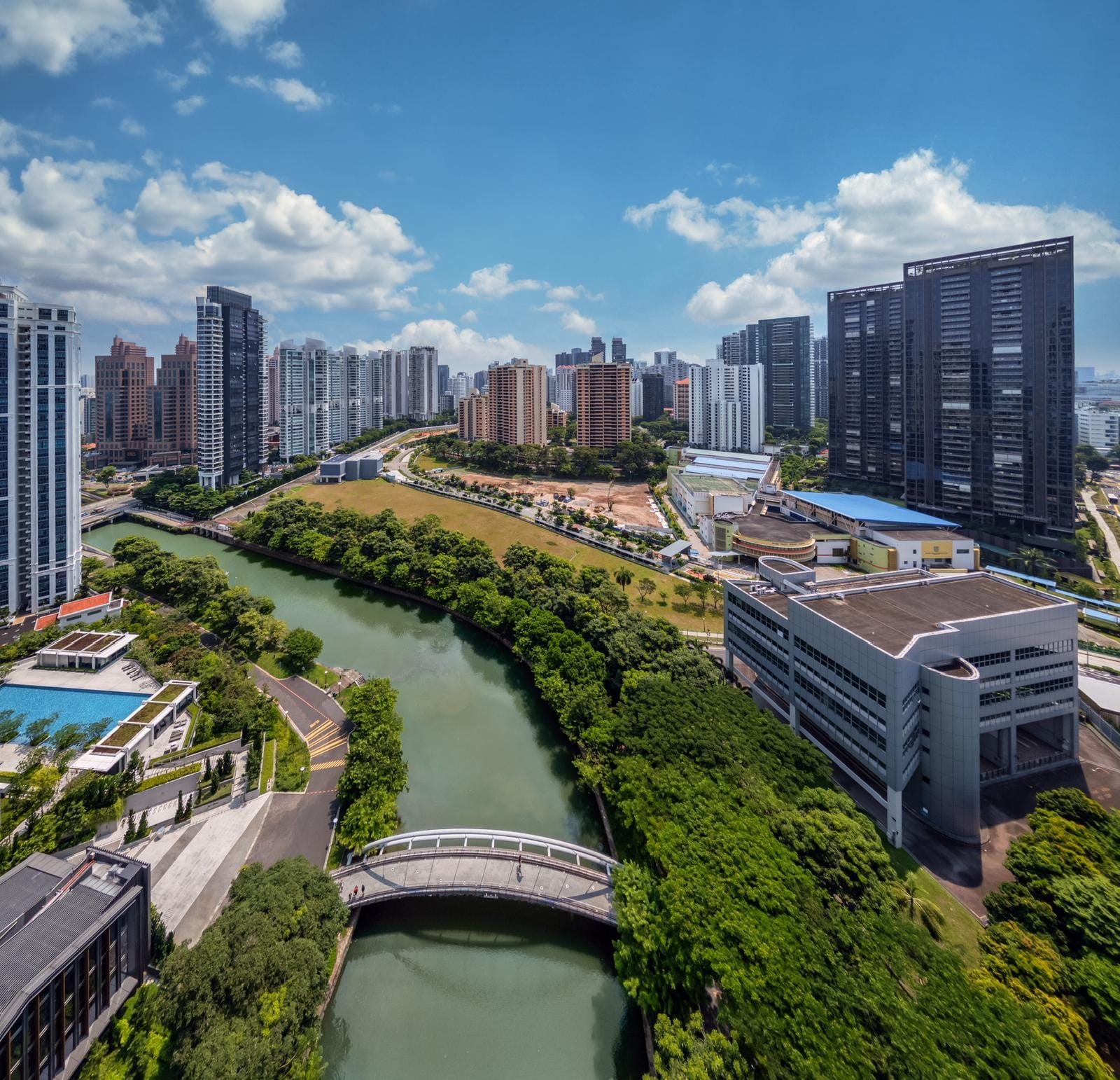 River Valley: Where Lifestyle, Comfort & City Living Meet