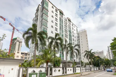 Condo tower at Kasturina Lodge in River Valley