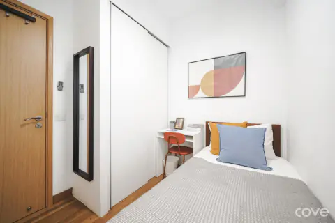 Standard room with a single bed at Eight River Suites