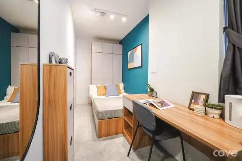 Studio with a bed and a kitchenette at 28 Cavan Road