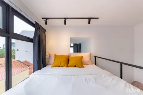 Studio with a queen bed at 2 Ruby Lane